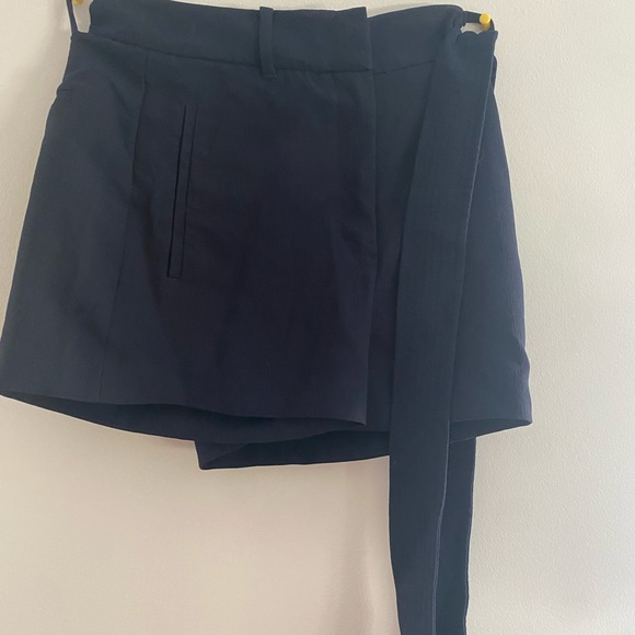Aritzia tie front shorts - Picture 4 of 4